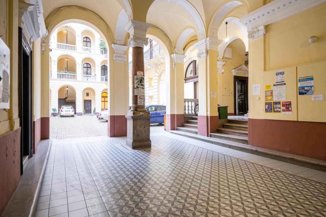 Apartments Next To The Synagogue Budapeste Exterior foto